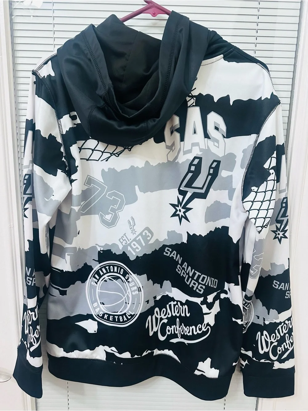 NBA San Antonio Spurs Black & Gray Graphic hooded Sweater